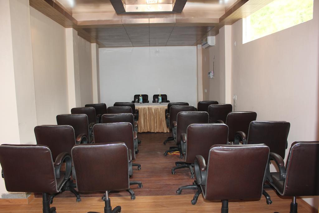The Royal Court Hotel Nainital Buitenkant foto