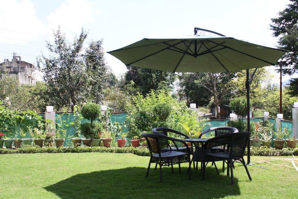 The Royal Court Hotel Nainital Buitenkant foto