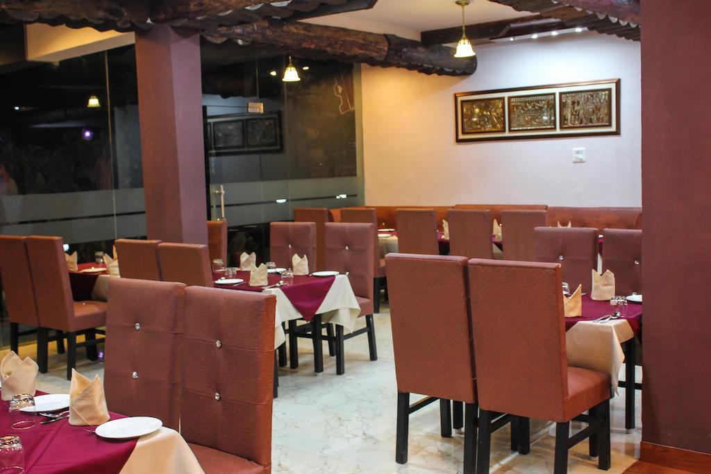 The Royal Court Hotel Nainital Buitenkant foto