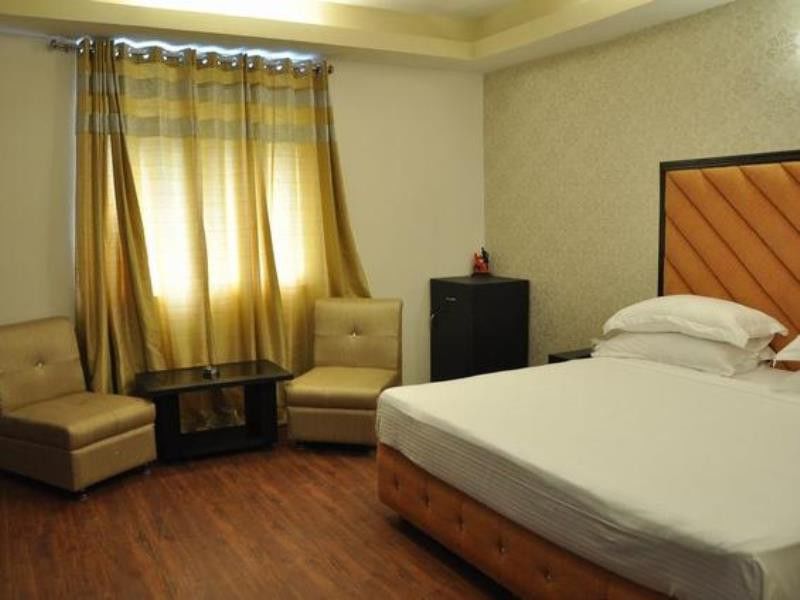 The Royal Court Hotel Nainital Buitenkant foto