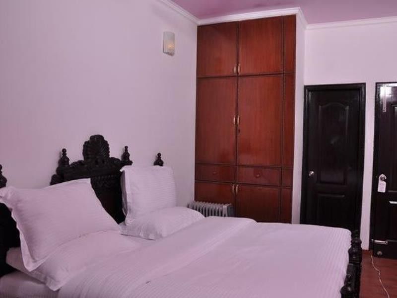 The Royal Court Hotel Nainital Buitenkant foto